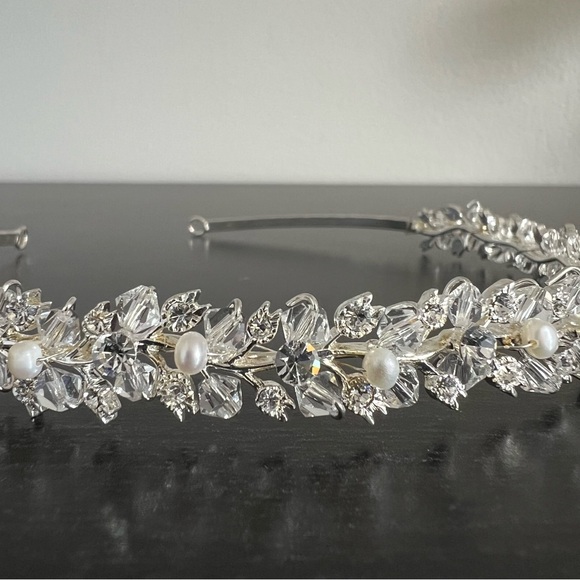 Delicate Silver Crystal and Pearl Headband - Bridal, Wedding NWOT - Picture 2 of 7